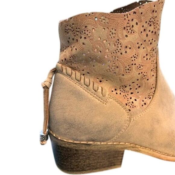 Boutique Corkys Laser Cutout Ankle Bootie 7 Tan Metallic Shimmer Faux Leather - Picture 6 of 6